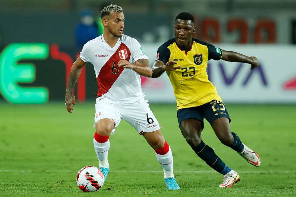 La anotación de Edison Flores al minuto 69 evita de la derrota de Perú, empatan 1-1 con Ecuador y llegan a 21 unidades que los mantiene en el quinto lugar.