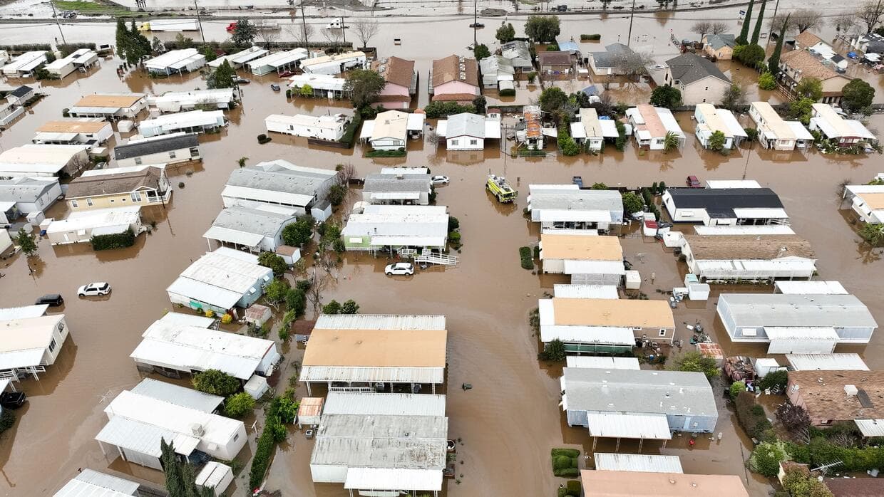 Debido al impacto de las múltiples tormentas en el sur de California y la declaración de emergencia a nivel federal, el Servicio de Rentas Internas (IRS) anunció ayudas adicionales para los afectados por el tiempo.