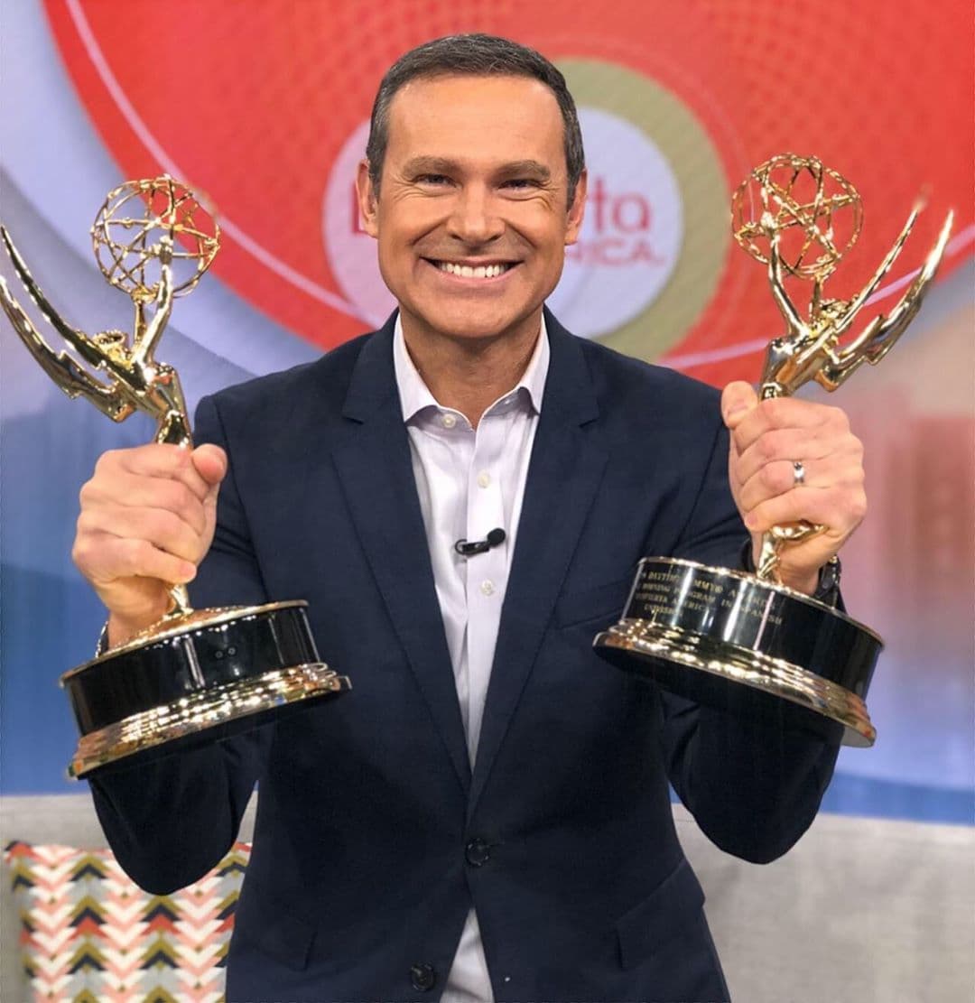 En sus casi ocho años en el show, ha sido parte de grandes logros de Despierta América, entre ellos el triunfo en dos Emmys consecutivos. En el plano personal también lo hemos visto crecer; recordamos cuando compartió detalles de su boda y de los nacimientos de sus hijos, Michelle y Liam.