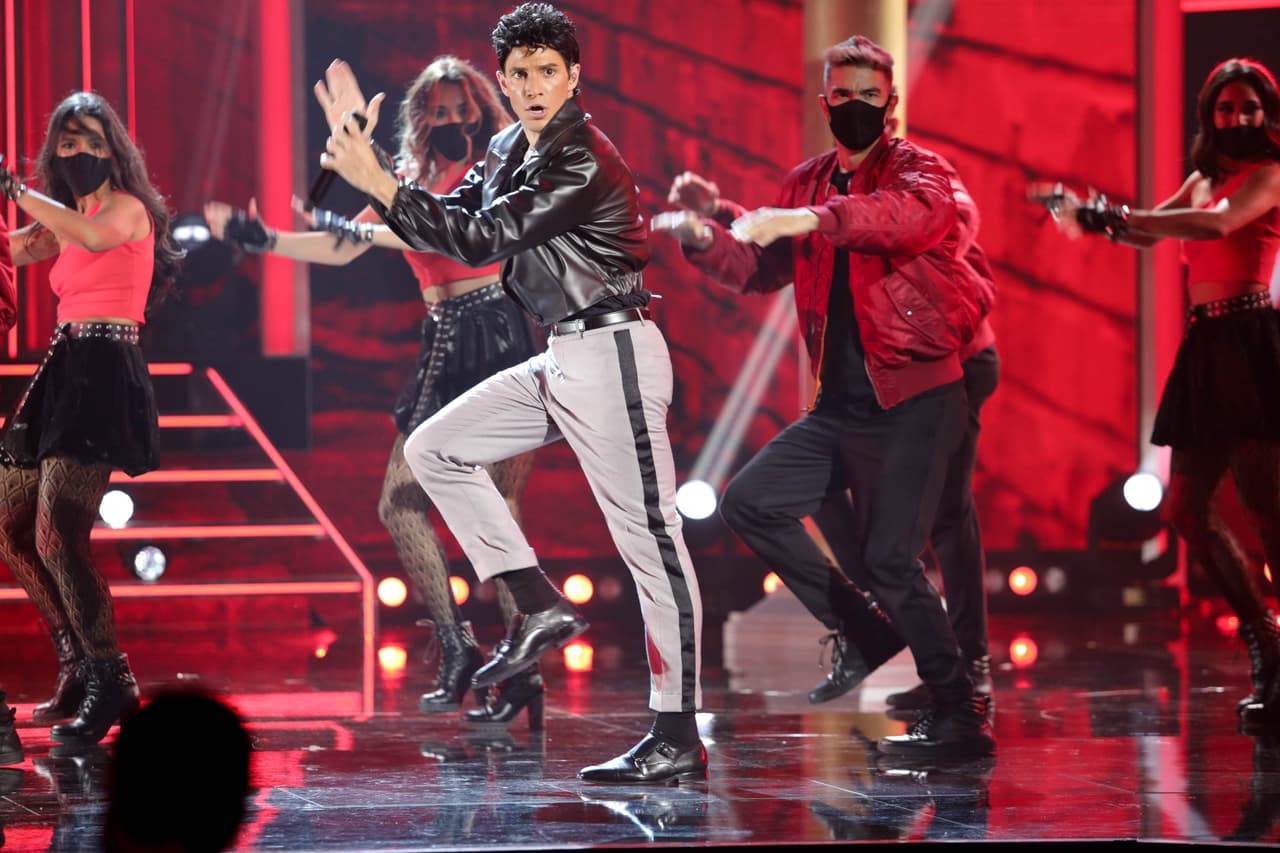 Aunque su actuación más aplaudida durante el show se dio durante el cuarto programa, cuando fue el ganador de la noche imitando a Chayanne.