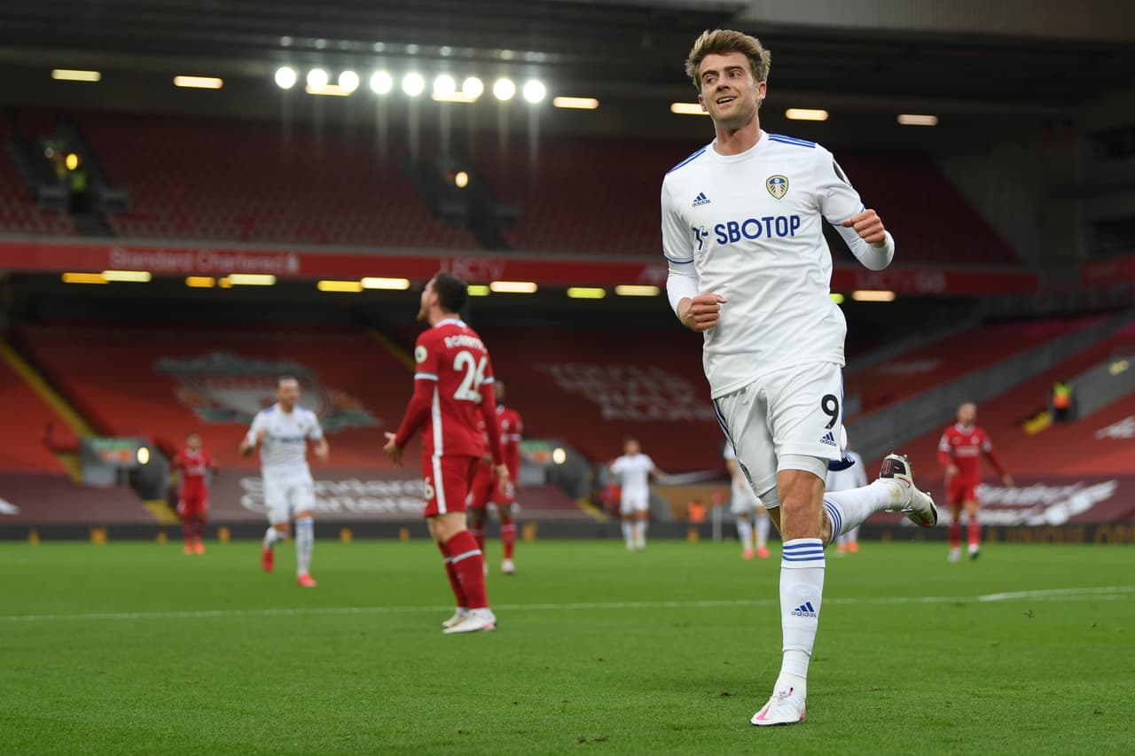 Van Dijk (20’) recuperaba la ventaja, pero Bamford (30’) aprovechó un error del holandés y empató.