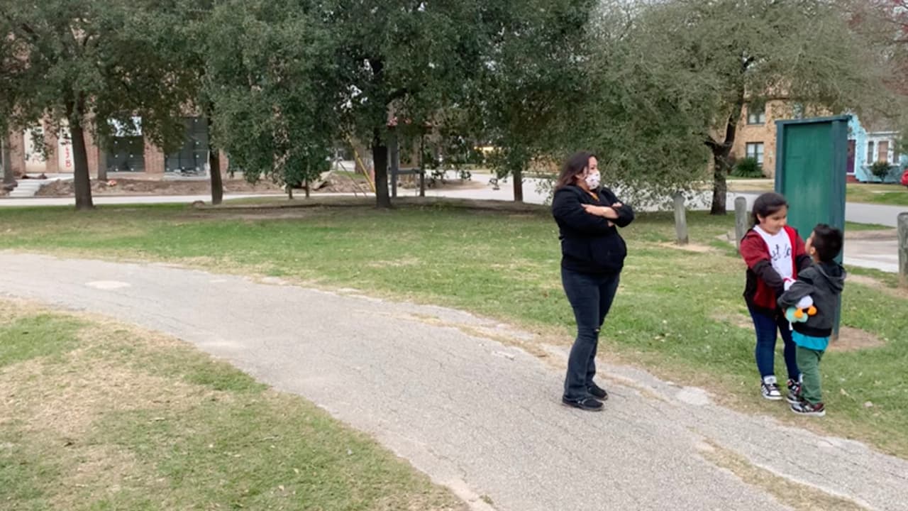 Los padres dicen que necesitan el deporte para sus hijos, bajos los protocolos de salud necesarios y evitando contagios de coronavirus.