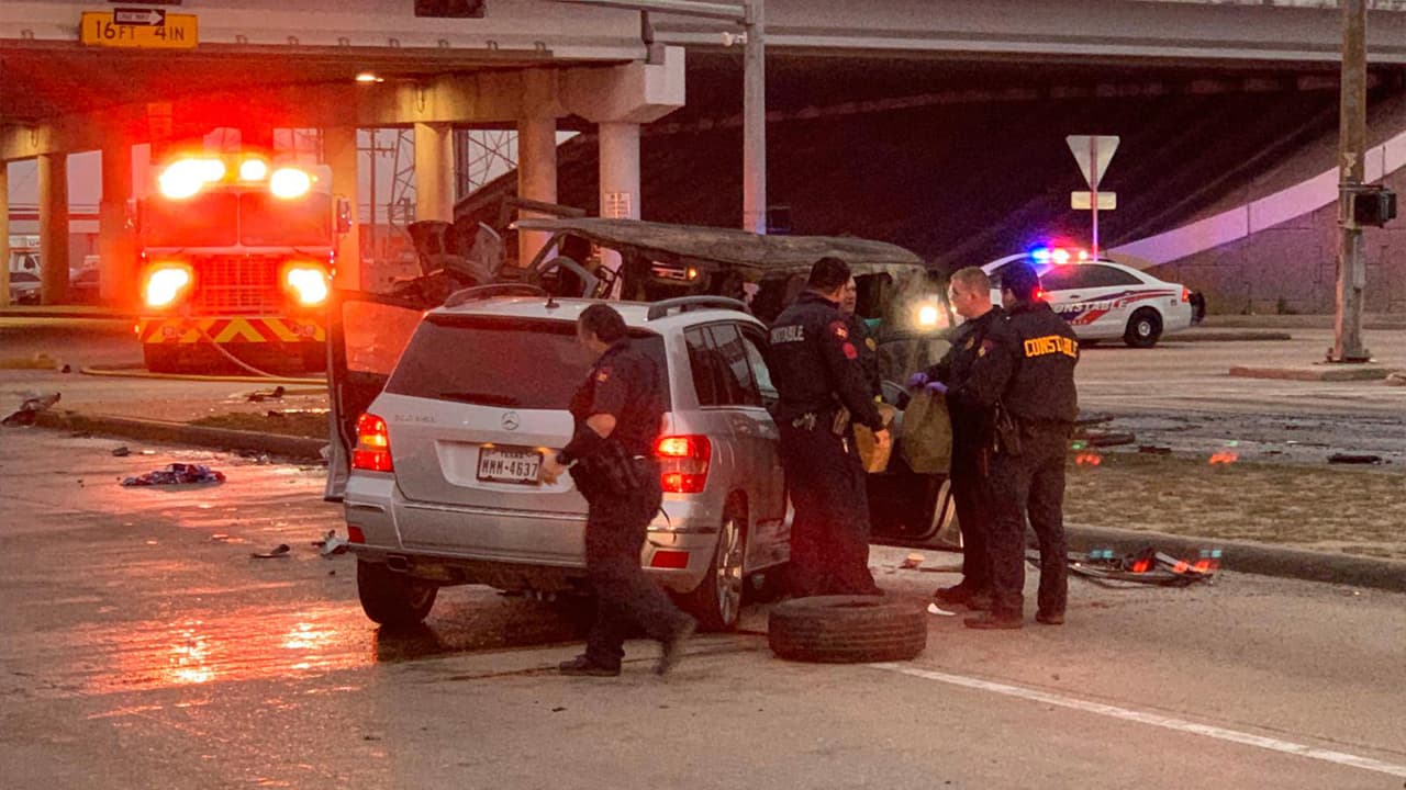 Este jueves, el Alguacil del Precinto cuatro del condado Harris, Mark Herman, confirmó la identidad del sospechoso como, Gregory Smith, de 30 años. Está acusado de tres cargos de homicidio involuntario.