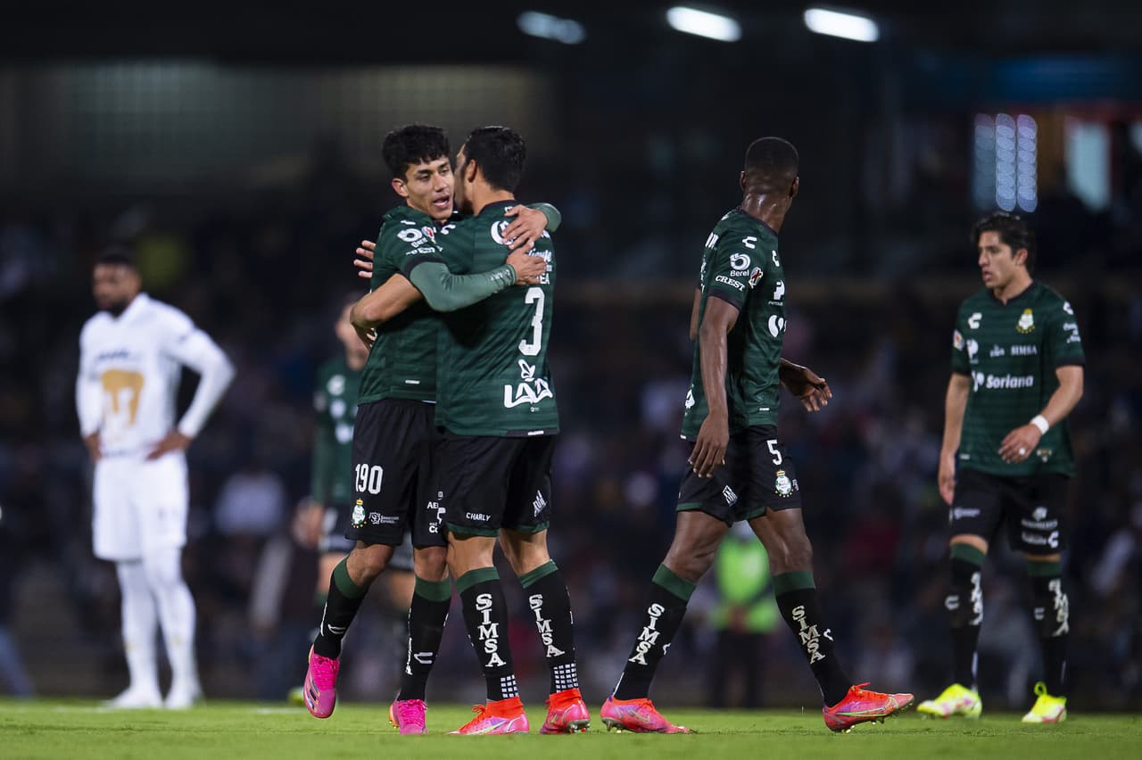 Con doblete de Digo Valdés y gol de Omar Campos, Santos golea 0-3 a los Pumas y suben a hasta la sexta posición de la tabla.