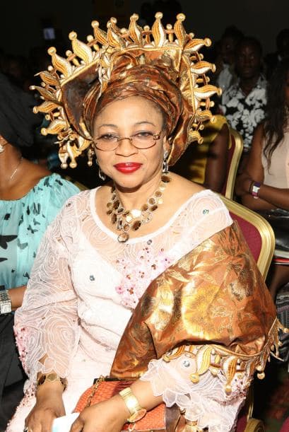 96.-FOLORUNSHO ALAKIJA: Es la magnate de los negocios de la moda en Nigeria. Pero también tiene negocios en industrias de petróleo y de imprenra.
