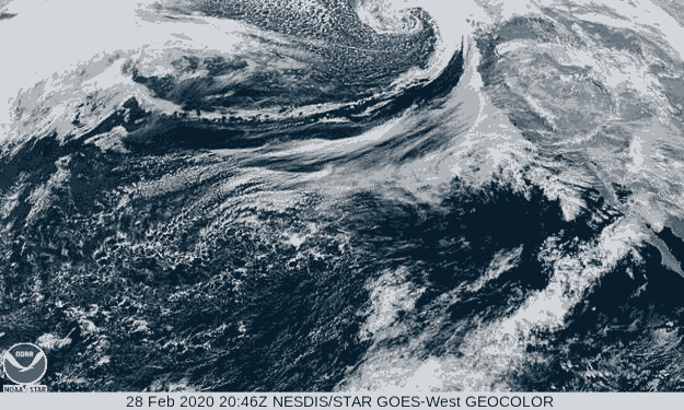 Lluvia, nieve y temperaturas bajas tras una intensa ola de calor en el sur de California