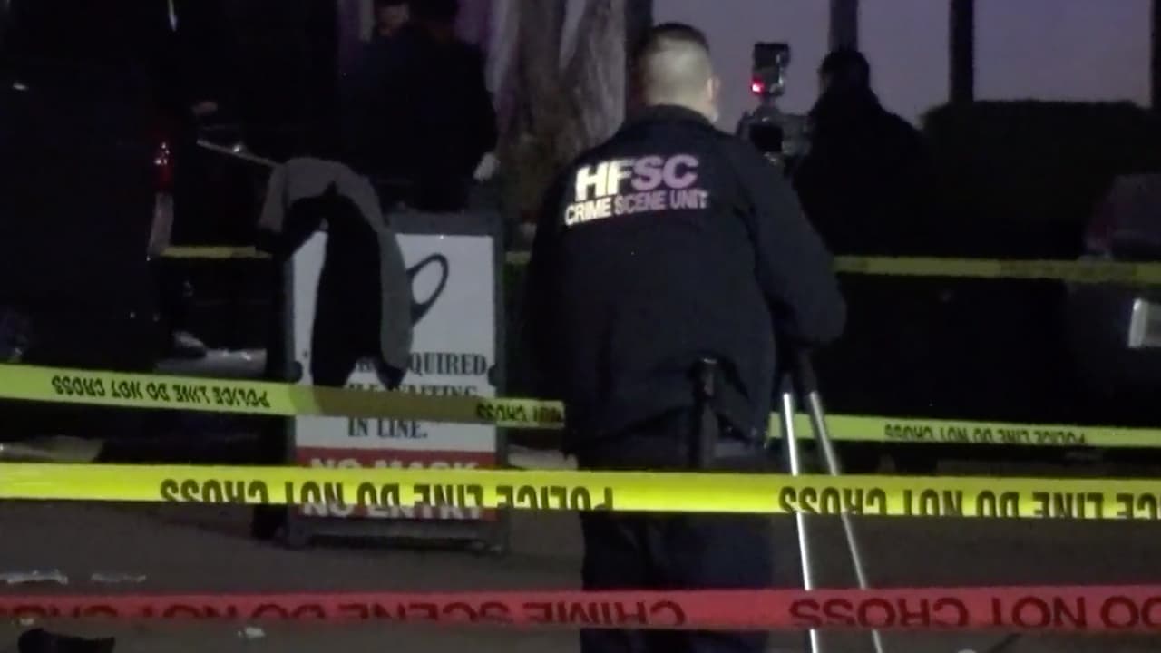 Podría enfrentar más cargos criminales por la muerte de su madre, después de que se lleve a cabo la investigación.