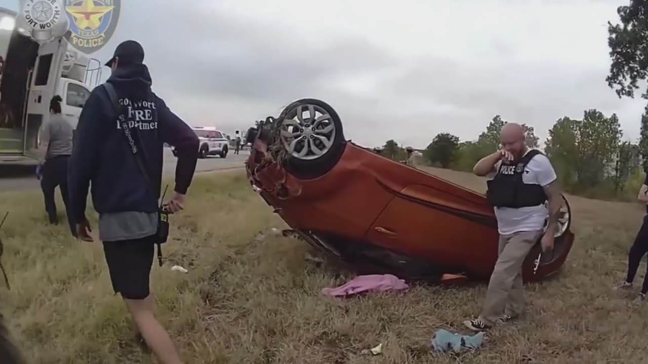En video: el dramático rescate de una bebé de 1 año bajo el auto de su madre que se había volcado
