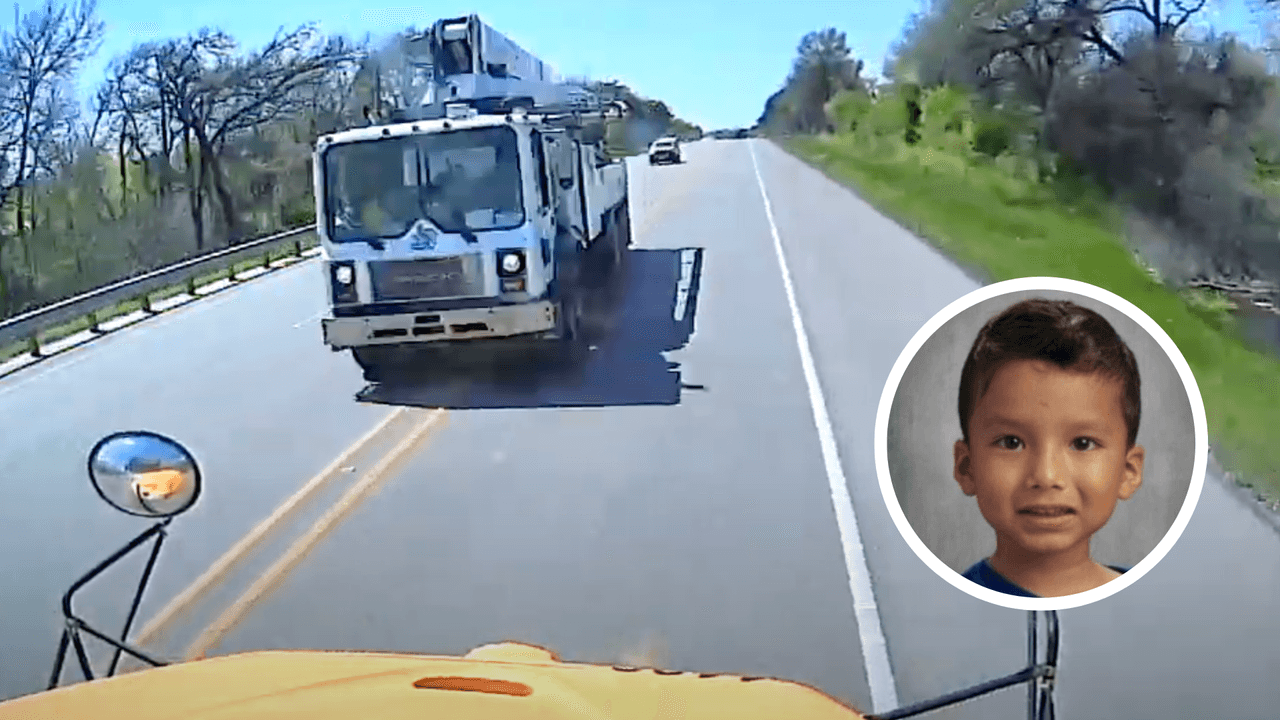 Dan cargos y arrestan a sospechoso tras volcadura de autobús escolar donde murieron niño y adulto