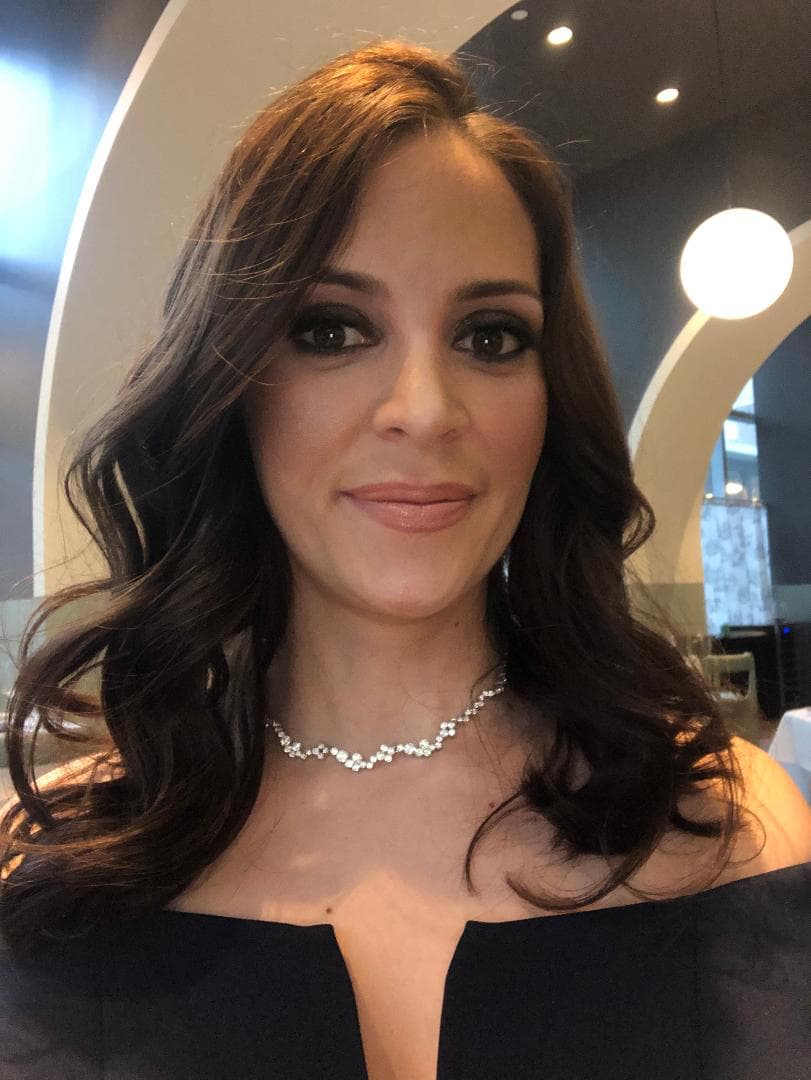 Una de las pacientes que le ‘pidió’ esa nariz, fue Xochytl Greer. “Me gusta mucho su nariz”, dice. “Si iba a mejorar la apariencia de mi nariz, quería hacerla perfecta, así es que quería que se viera como la bella nariz de Meghan. Creo que ella es una mujer fabulosa con rasgos preciosos y pensé que una nariz similar a la de ella se vería estupenda en mí", dijo a Univision.