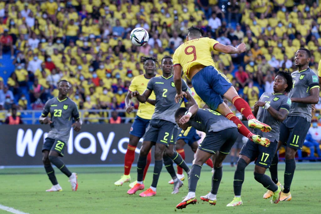 Con polémicas del VAR, Colombia y Ecuador no logran romper el empate 0-0 y se conforman con un punto.