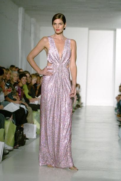 En 2004 su experiencia le ganó un lugar importante en los desfiles.