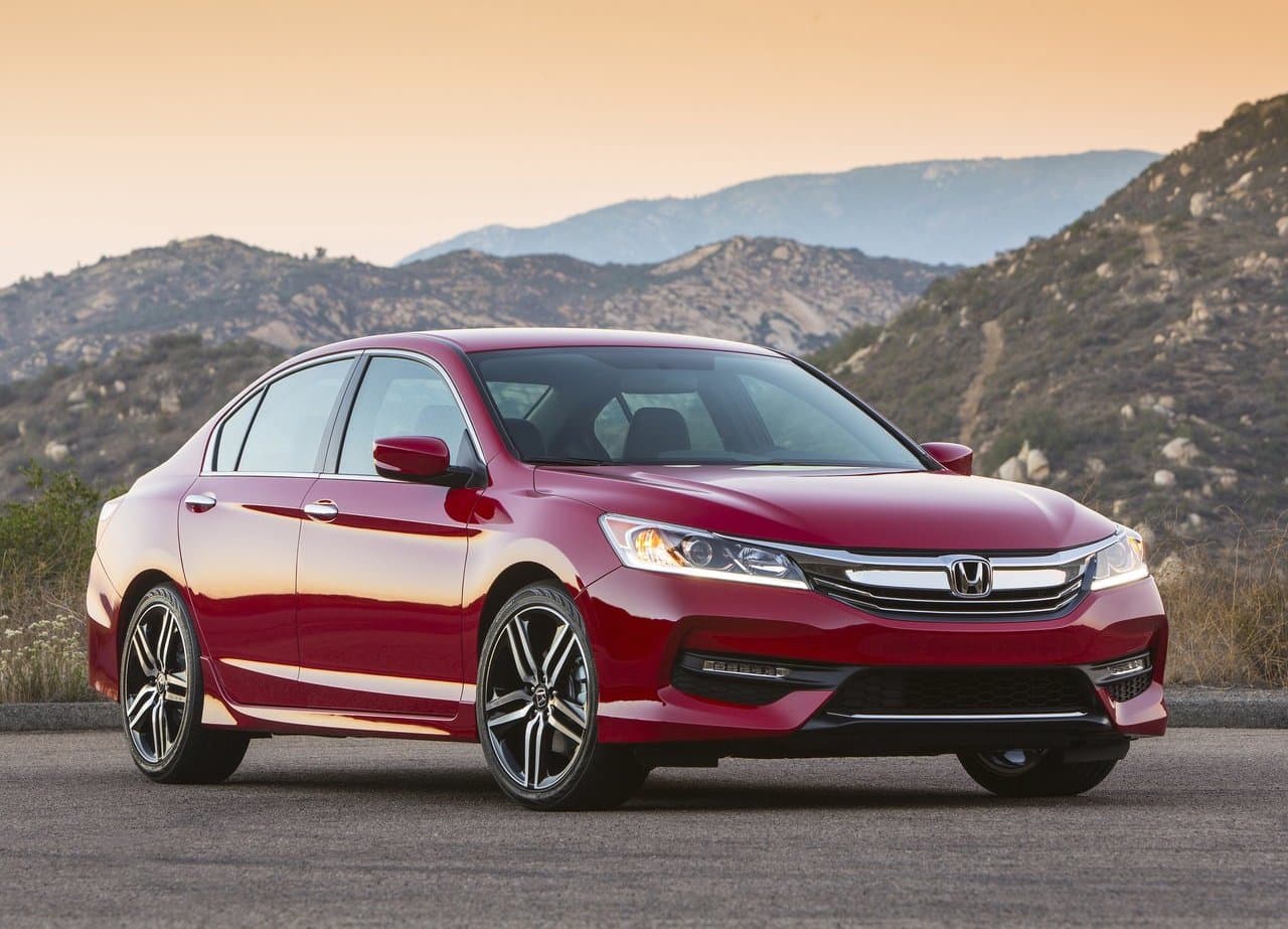 <h3 class="cms-H3-H3"><b>Honda Accord</b></h3>
<br>
<br>
<b>Tipo:</b> Carro de pasajeros
<br>
<b>Antigüedad:</b> 5 años
<br>
<b>Precio promedio:</b> $14,242