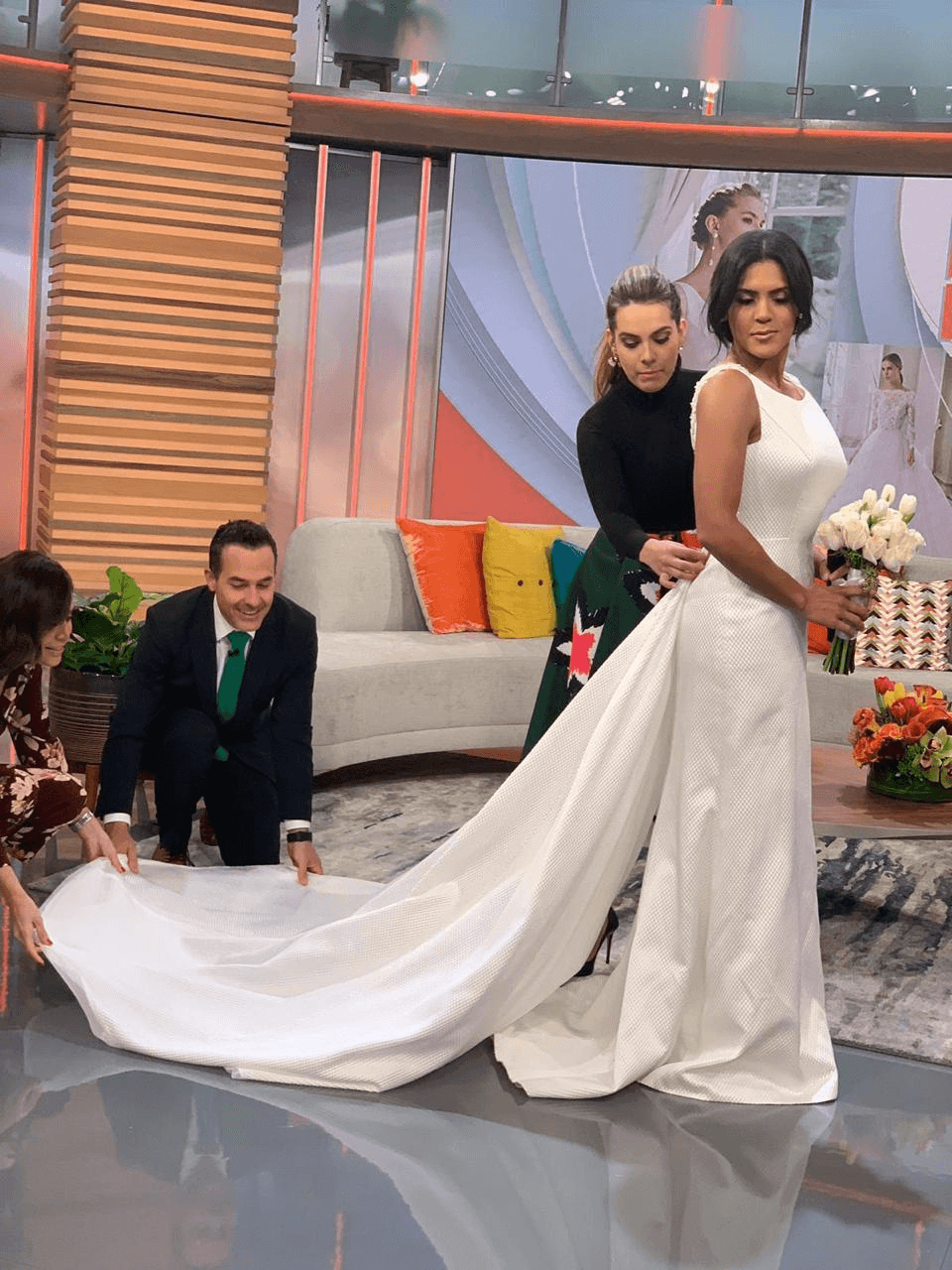 En aquella ocasión sus compañeros del show también colaboraron en que Francisca lucierá como una reina.