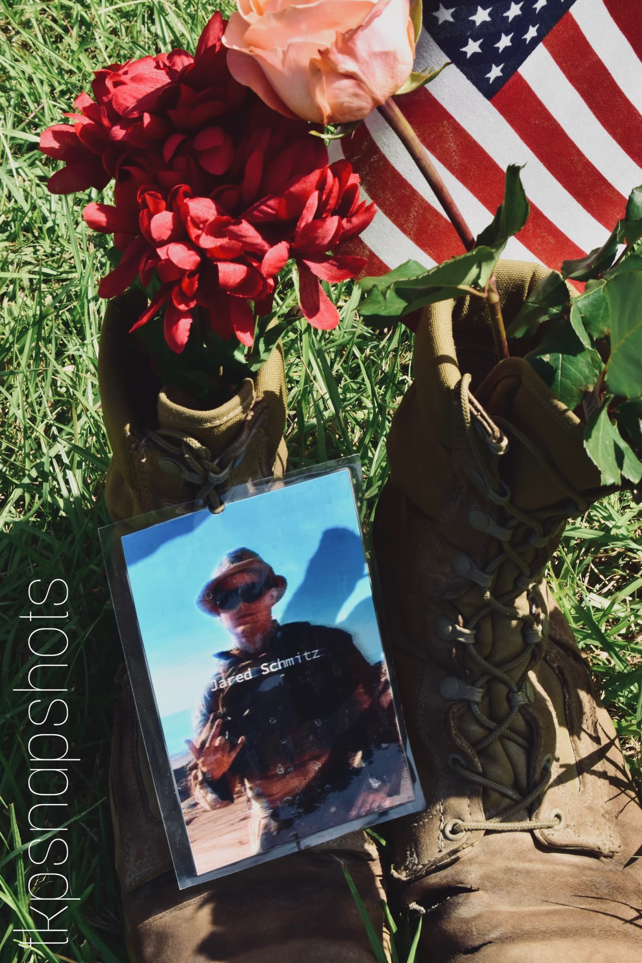 El 
<a href="https://www.univision.com/shows/al-punto/que-fallo-en-afganistan-jorge-ramos-lo-analiza-junto-a-dos-expertos-video">ataque terrorista</a> a las afueras del aeropuerto de Kabul, en Afganistán, cobró la vida de al menos 169 afganos y 13 militares estadounidenses, incluidos dos uniformados que servían en las instalaciones militares de 
<a href="https://www.univision.com/local/north-carolina-wuvc/banderas-a-media-asta-en-carolina-del-norte-tras-muerte-de-soldados-y-civiles-en-afganistan">Fort Bragg</a> y Camp Lejeune, en Carolina del Norte.