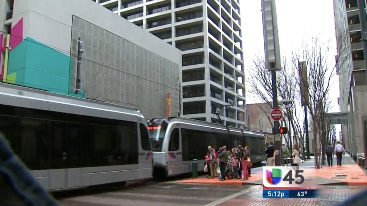 La ciudad de Houston da voz a sus residentes indocumentados