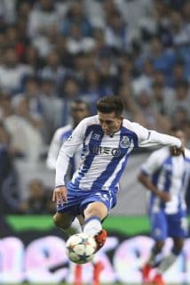 Héctor Herrera y Jackson Martínez reconocidos por Oporto con 'Dragón de Oro' a los mejores