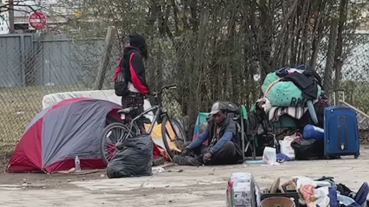 ¿Cómo ayudar a personas sin hogar en San Antonio durante la temporada de frío?