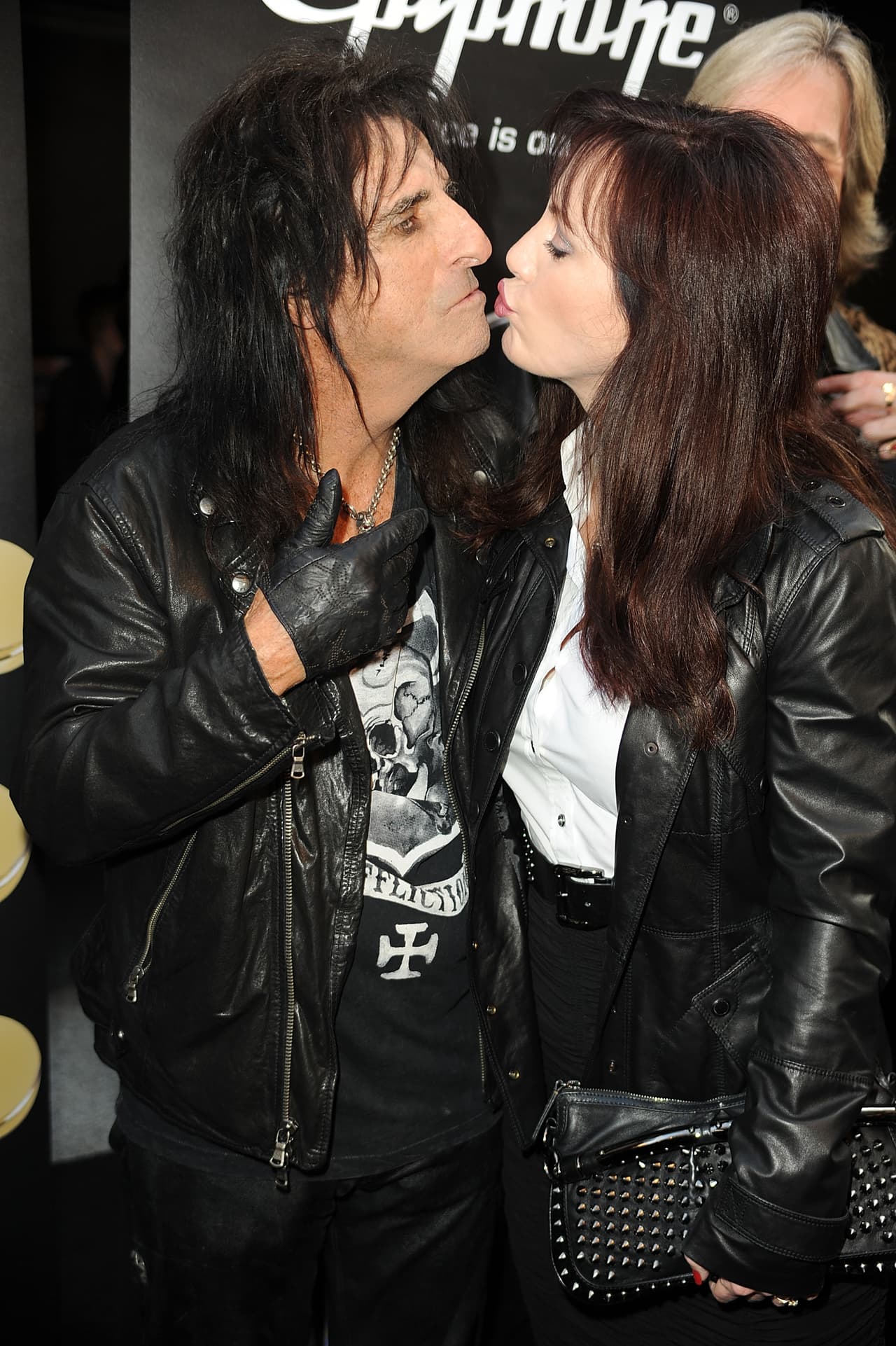 El roquero Alice Cooper, de 71 años, reveló este fin de semana a la publicación británica 'Mirror', que entre él y su esposa Sheryl Goddard, de 61, existe un pacto.