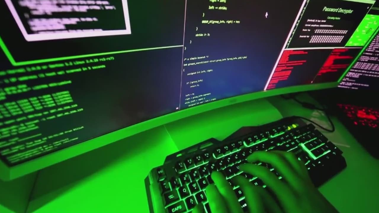 IA ayuda a detectar falla informática que prendió alarmas a nivel mundial; Meta enfrenta multa de 25 mil millones