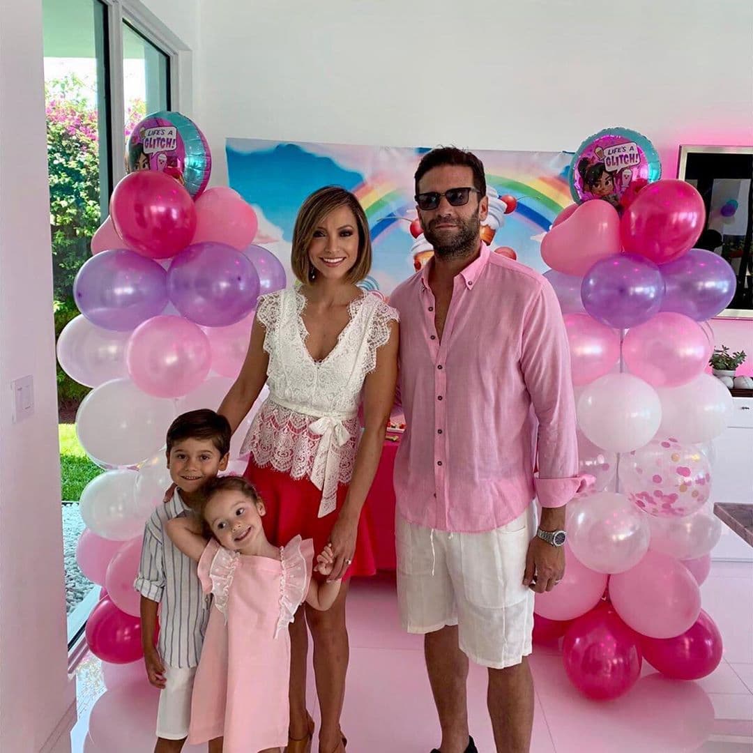 Satcha y Aaron han formado una hermosa familia, actualmente disfrutan la experiencia de ser padres con Bruce Aaron y Alana.