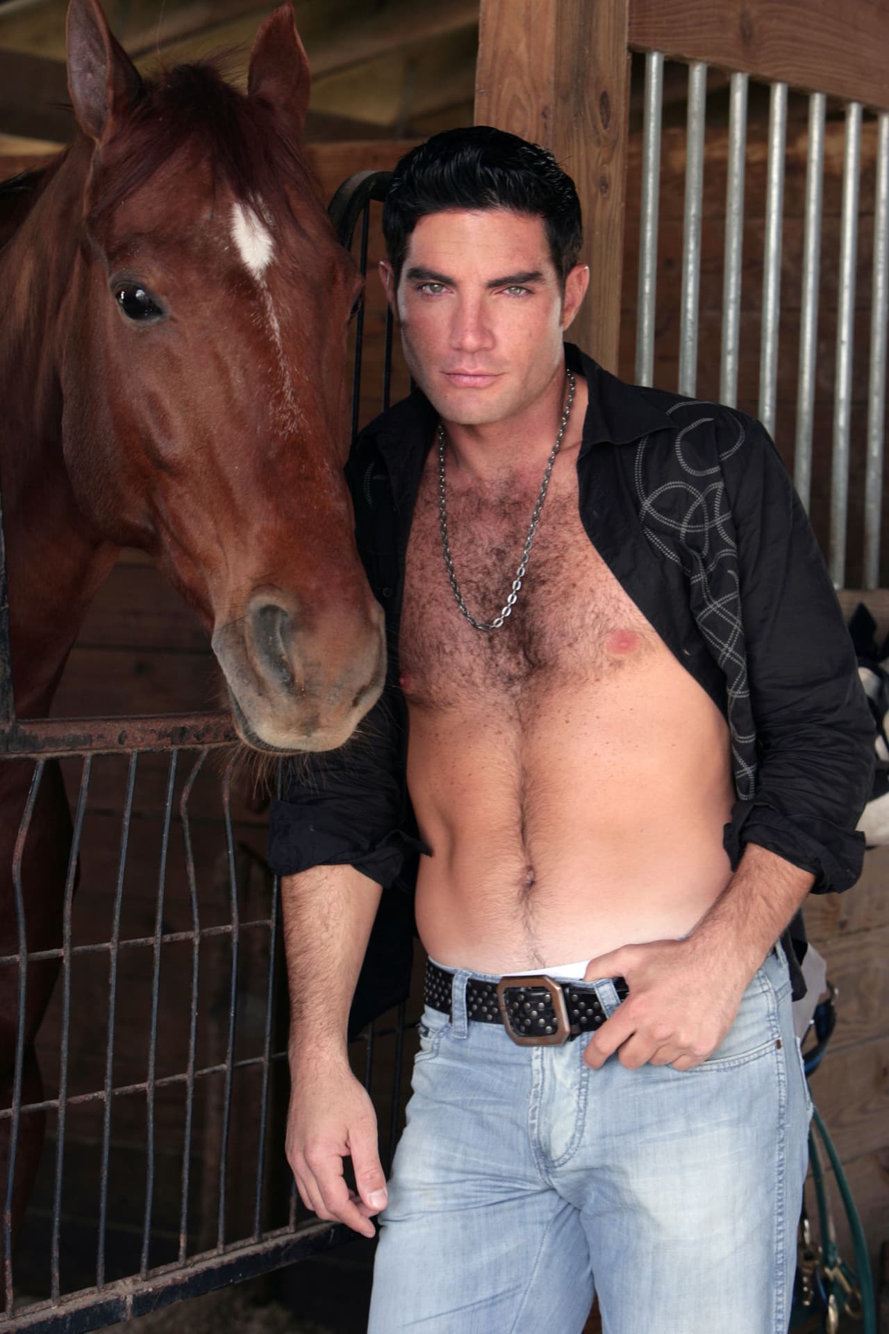 De ahí le siguieron historias como 'El amor no es como lo pintan' (2000), 'Lo que es el amor' (2001), 'El país de las mujeres' (2002), 'La duda' (2002), 'Amor descarado' (2003), 'El amor no tiene precio' (2005).