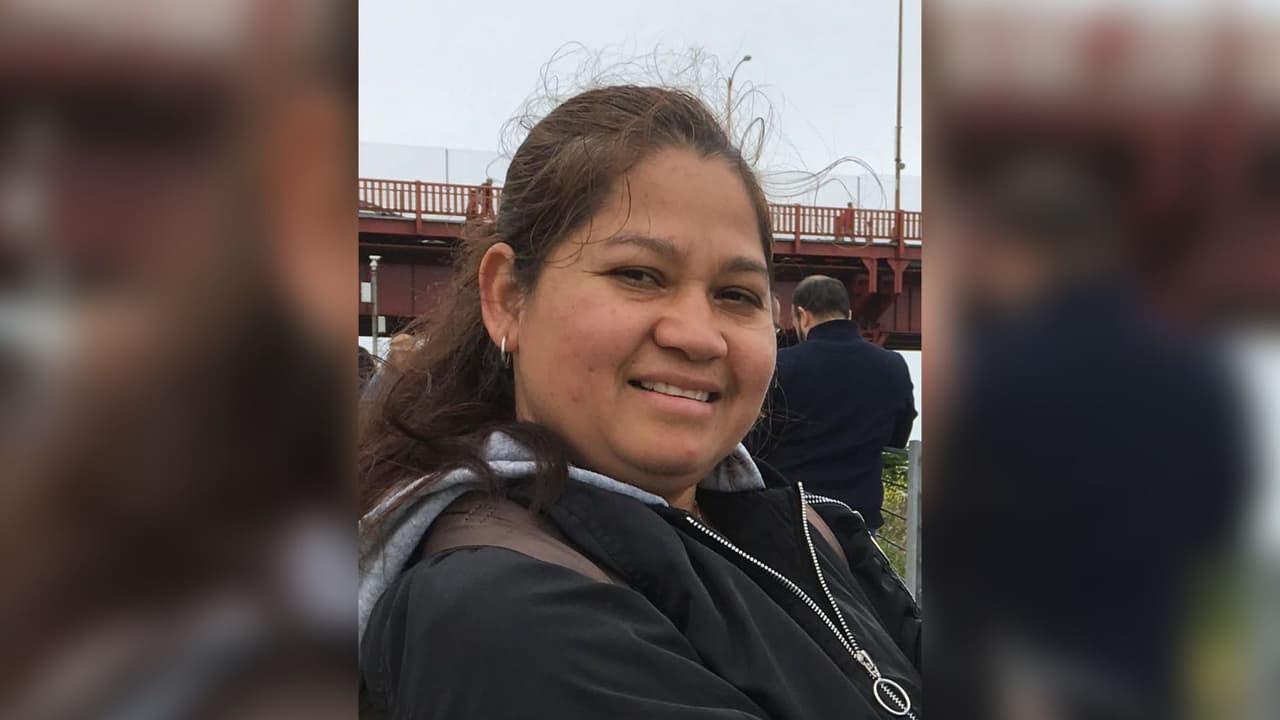 Sospechoso estaba bañado en sangre: asesina a mujer a puñaladas y otra sobrevive