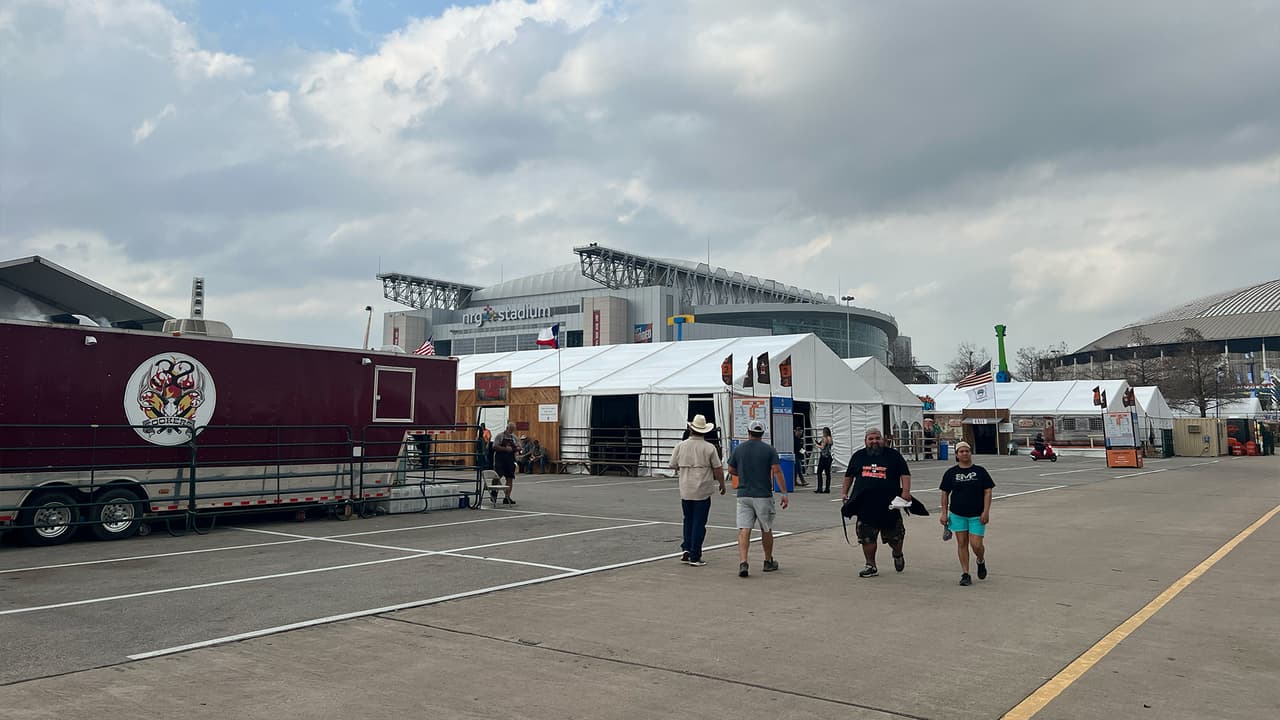 Si eres amante de la carne asada, no conseguirás otro lugar como este en el mundo. El 'Cook-Off' es la antesala al
<a href="https://www.univision.com/local/houston-kxln/estos-artistas-presentaran-2023-rodeo-houston-fotos" target="_blank">Rodeo Houston</a>.