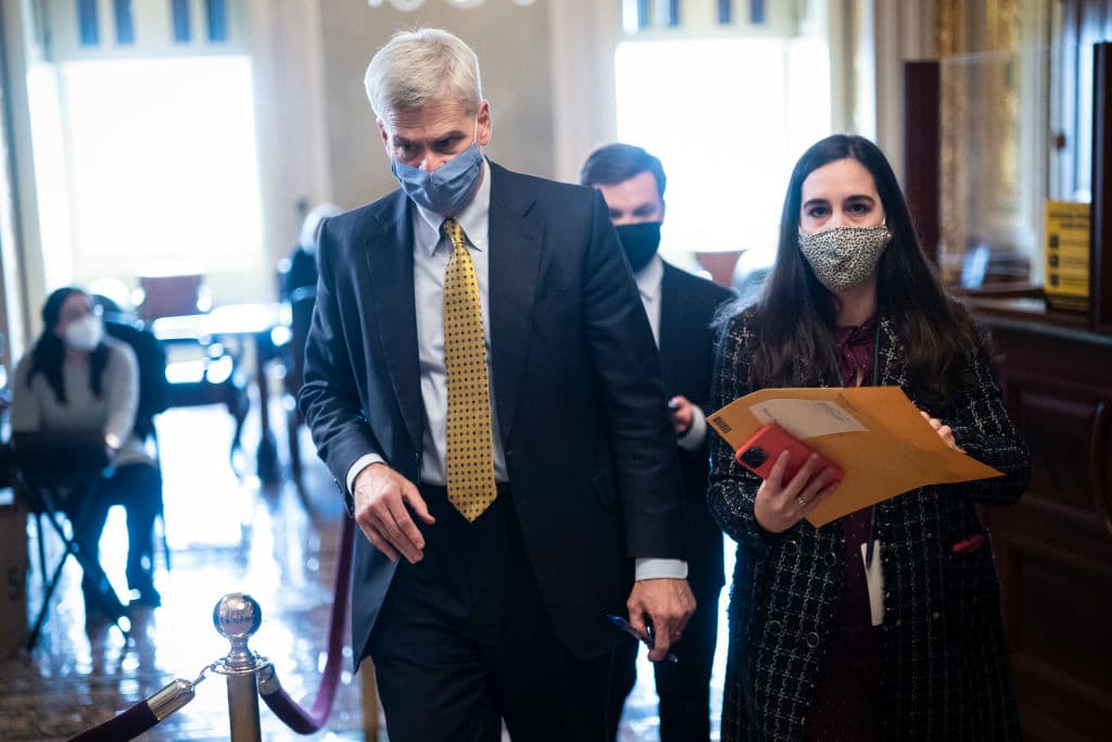 Las secuelas del juicio político: senadores republicanos que hallaron culpable a Trump enfrentan represalias en casa