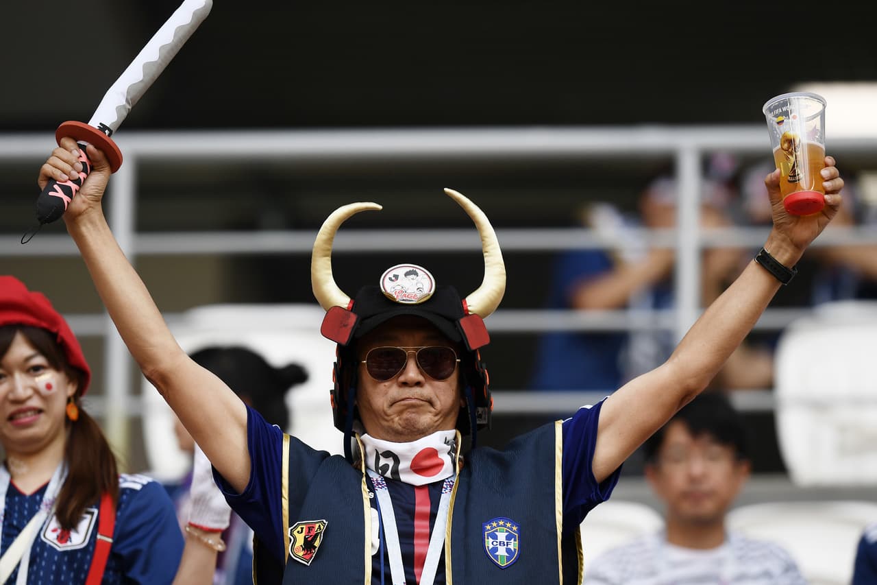 El colorido de la fiesta entre los fanáticos de Colombia y Japón son una expresión de la unidad del fútbol en el arranque del grupo H del Mundial de Rusia 2018.