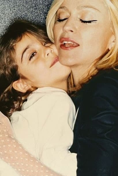 Años atrás cuando veíamos a Lourdes de Leon pensábamos: "Es una linda niña, tan tierna e inocente", pero jamás nos imaginaríamos en uno años sería el fiel reflejo de Madonna.