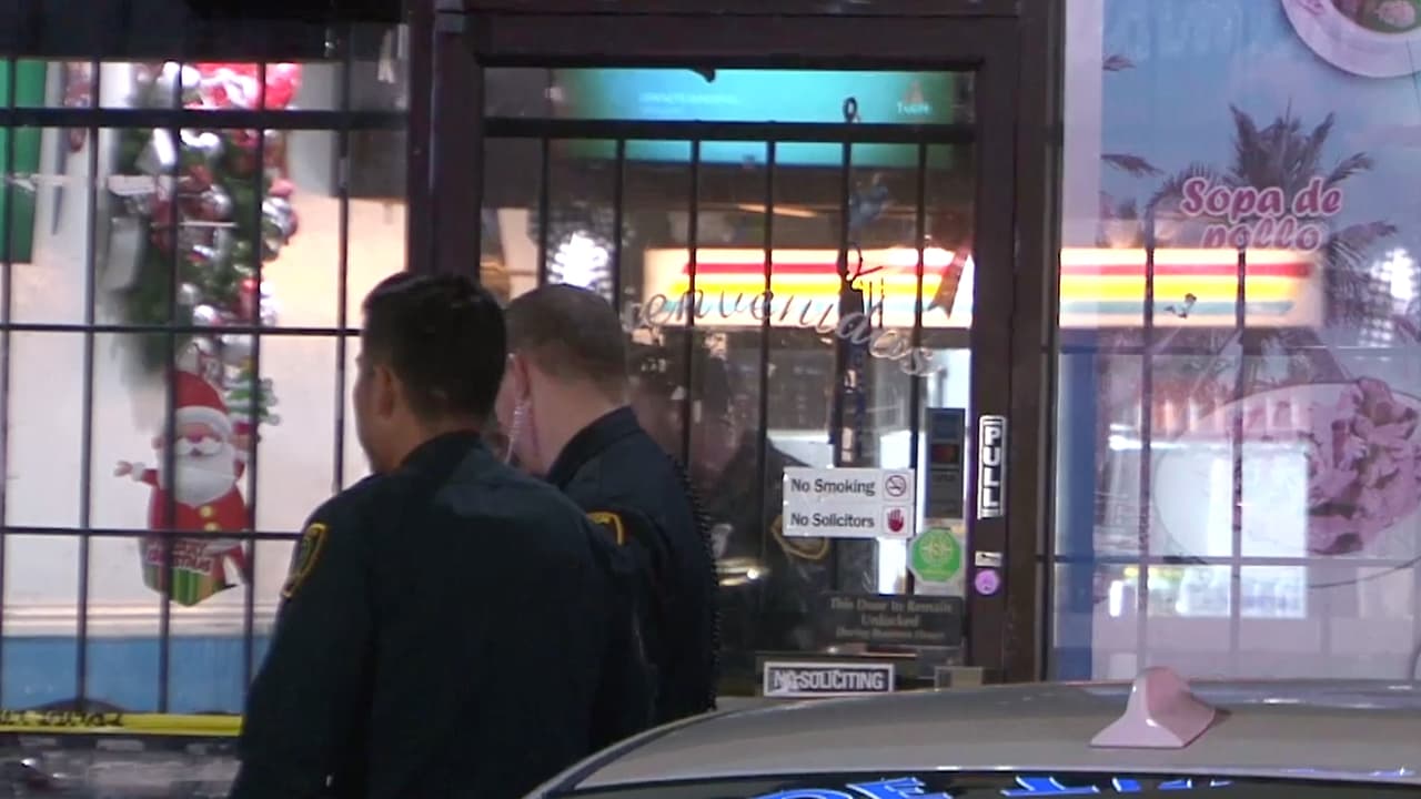 El sábado 13 de noviembre, oficiales del Departamento de Policía de Houston (HPD) atendieron al reporte de un tiroteo en el restaurante "El Rinconsito de Tela".