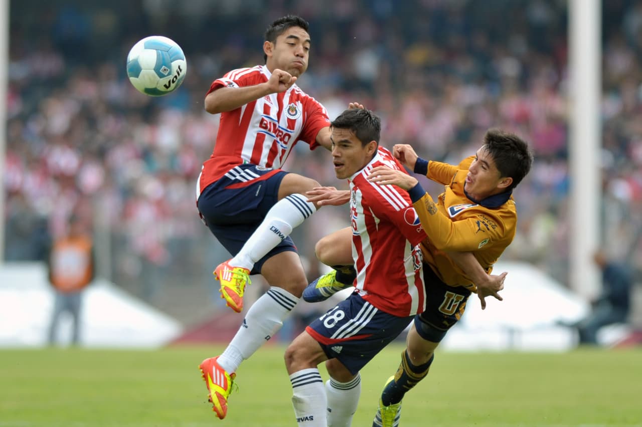 Chivas tuvo una pésima actuación en el Clausura del 2012, donde quedó de 15 entre los 18 participantes del Todos contra Todos, muy lejos de los ocho clasificados a la Liguilla. Santos fue campeón.