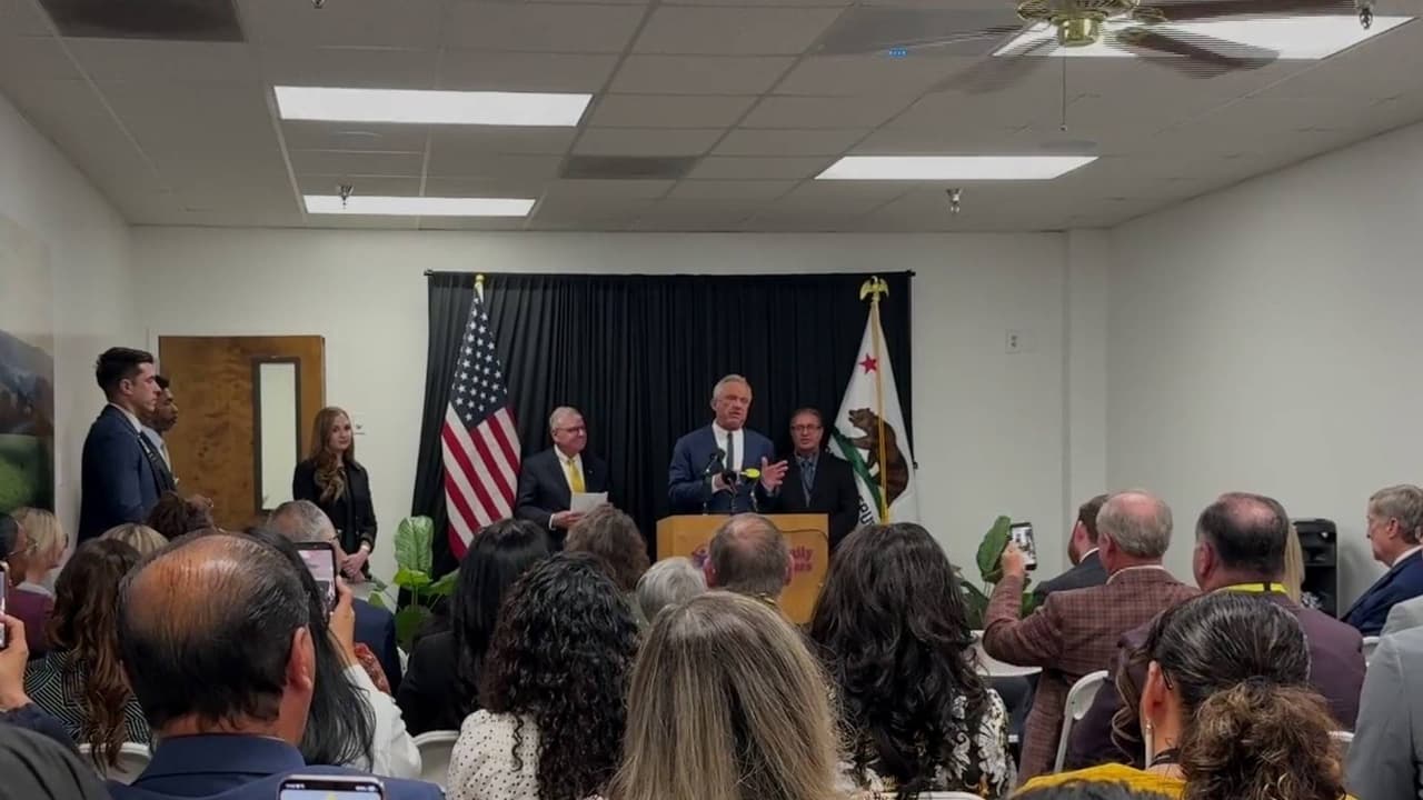Robert F. Kennedy Jr. visitó un centro de salud en California para anunciar nuevos fondos