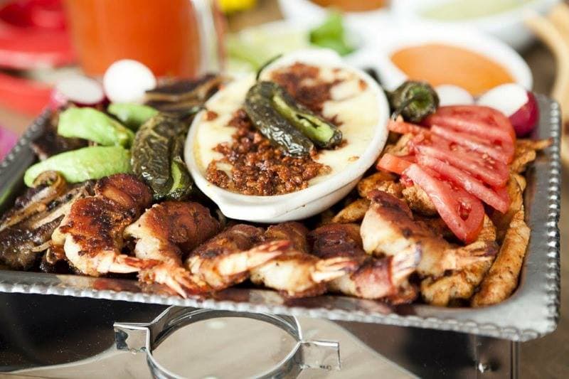 <b><a href="https://www.elreydeltacoatl.com/">Número 4: El Rey del Taco</a></b>
<a href="https://www.elreydeltacoatl.com/"> (5288 Buford Hwy NE Atlanta, GA 30340)</a>
<b>.</b> Aseguran que “hemos estado haciendo auténtica comida mexicana durante los últimos 15 años, día y noche, de propiedad familiar. Trabajamos arduamente para brindarle una pequeña parte de nuestra herencia y esperamos brindarle un poco de felicidad cuando pruebe cualquiera de nuestros platos auténticos exclusivos”.