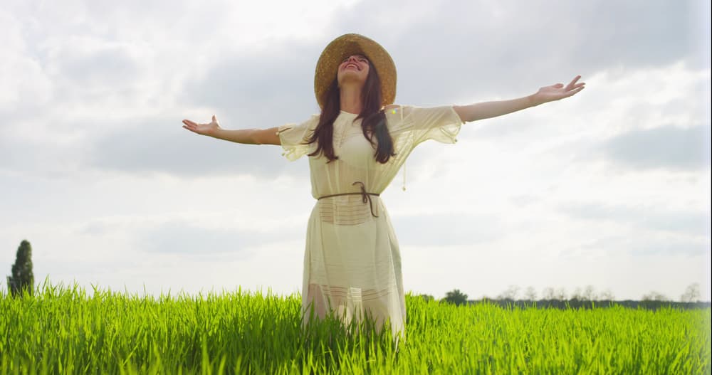 <b>Piscis</b>
<br>Aspectos positivos: Se fortalece tu intuición y tu capacidad para darte cuenta cuando te dicen verdad, y cuando te mienten, una onda de eliminación de lo que no funciona en tu vida amorosa y consolidación de lo que vale la pena.
<br>Aspectos negativos: Este tránsito suele venir acompañado de un toque de timidez, recogimiento dentro de una especie de “cáscara emocional” que te aísla de la actividad social, temor al futuro y miedo a la vejez.