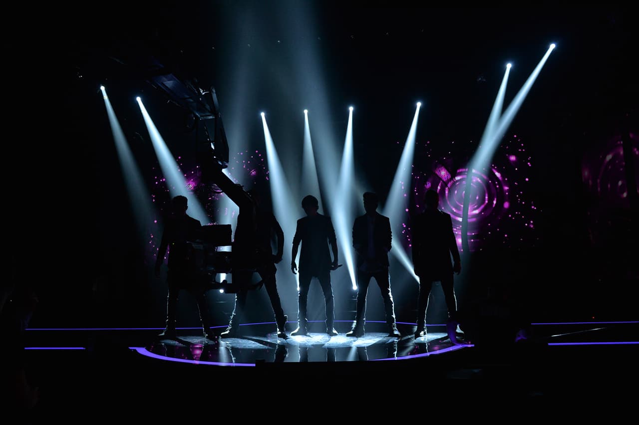 We all love CNCO! Eric, Zabdiel, Christopher, Joel y Richard cantaron sus éxitos "Tan fácil" y "Quisiera", si te perdiste la presentación
<a href="http://www.univision.com/shows/la-banda/cnco-regreso-a-la-banda-y-canto-tan-facil-y-quisiera-video" target="_blank"><b>aquí </b></a>la puedes ver una y otra vez.