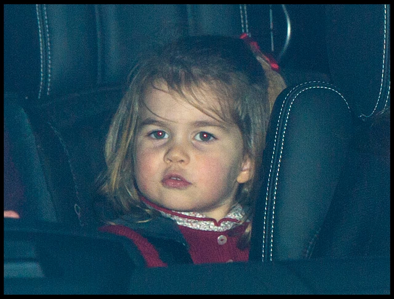 La princesa Charlotte, que en enero comenzará a asistir al centro preescolar Willcocks, lucía muy atenta a lo que ocurría a su alrededor.