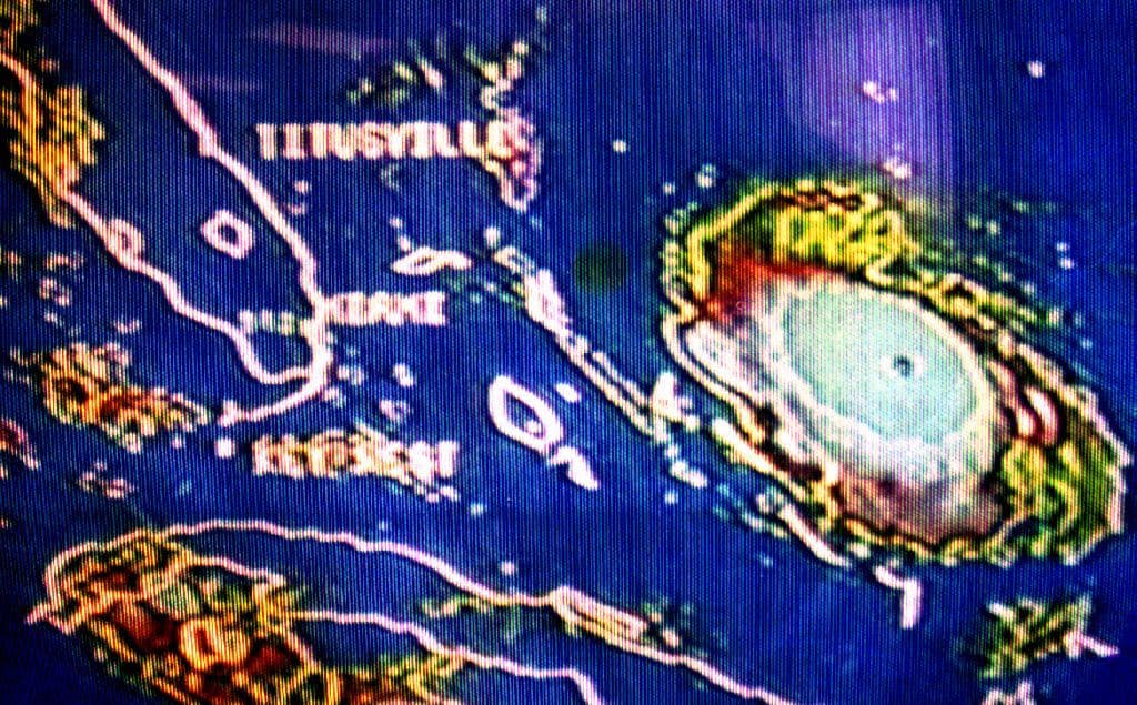El huracán se intensificó rápidamente de depresión tropical el 16 de agosto de 1992 y rápidamente se intensificó a huracán en el Atlántico occidental. En tan solo 24 horas alcanzó la categoría 5. 
<br>