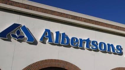 <b>Compañía de Albertson's:</b> El 20 de marzo de 2020, Albertsons envió un correo electrónico a los clientes para explicar los cambios en las operaciones de su tienda, incluida la suspensión de todas las devoluciones. No se conoce la fecha de finalización de esta nueva política.
<br>
<br>Esta actualización de la política de devolución de Albertsons se aplica a todas las tiendas de la familia Albertsons, incluyendo:
<b>Acme, Amigos, Andronico's, Carrs, Jewel Osco, Lucky, Pavillioons, Randalls, Safeway, Tom Thumb, Unites Supermarkets, y Vons.</b>
<br>
<br>Consulte la política de
<a href="https://www.albertsonscompanies.com/newsroom/continuing-to-serve-you.html" target="_blank">devolución actualizada de Albertsons y la declaración por correo electrónico</a>.
<br>