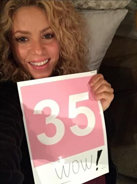 Shakira eagradeció con este mensajito sus 35 millones de seguidores en Twitter: "35 millones! Increíble! Shak ".