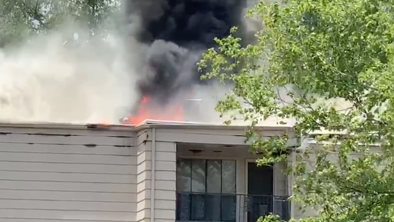 Reportan incendio al suroeste de Houston 