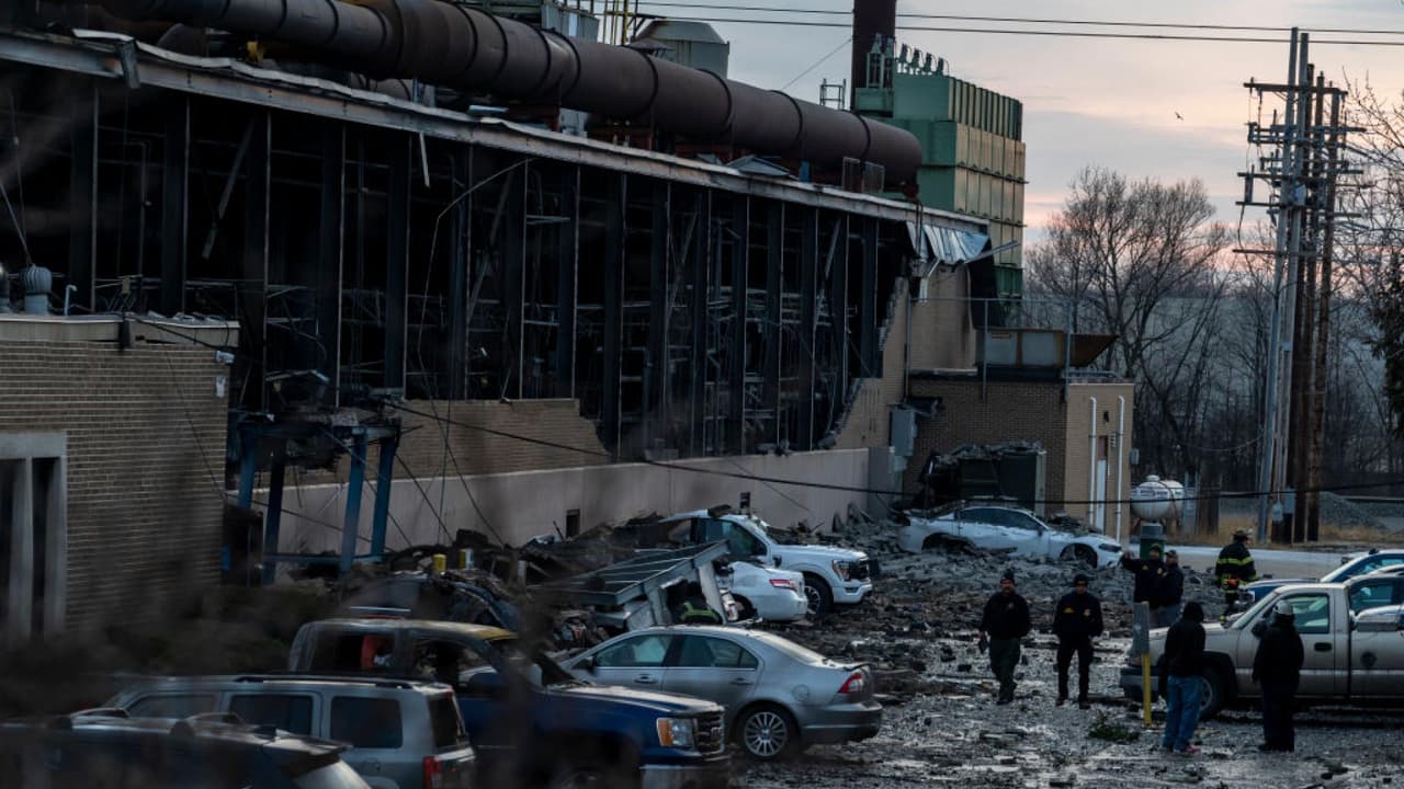 Explosión en una fábrica de metales en Ohio deja al menos 13 heridos
