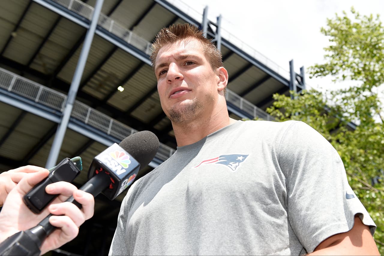 Rob Gronkowski en su nuevo libro: Yo pensé que Tom Brady me odiaba al principio