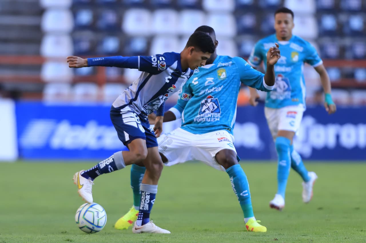 Con gol de último minuto el Pachuca derrotó al León en un encuentro que representó el debut de la 'Chofis' López con los Tuzos.