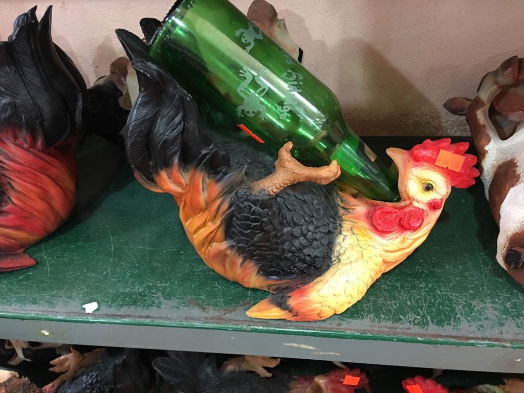La Gallina Vidente visitó a su comadre la borracha.