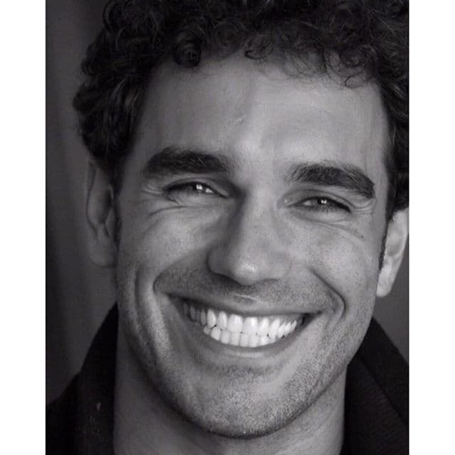 Además no pierde la oportunidad de mandarle mensajes de amor a través de sus redes sociales como este “esa carita de travesura. Gracias amor por ser mi familia y todo lo que pude haber pedido a Dios. Te amo con todo mi corazón”.