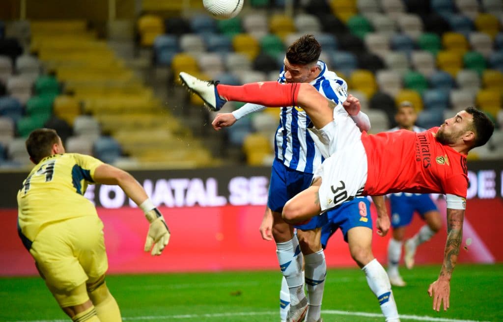 Tras vencer 2-0 al Benfica, los Dragones consiguieron el triplete del futbol portugués. | Sergio Oliveira (25’) abrió el marcador por la vía penal y Luis Fernando Díaz (90’) hizo el tanto que selló el triunfo y así conseguir el tercer título de la campaña.