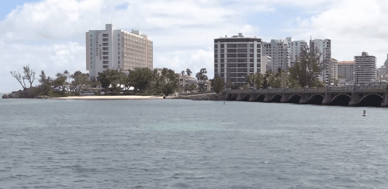 Autoridades buscan a turista desaparecido en la playa de Condado 