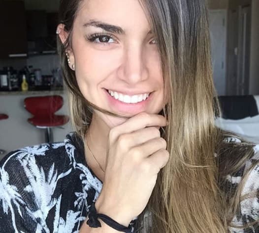 Wow! Angella es idéntica, hasta hacen las mismas poses.